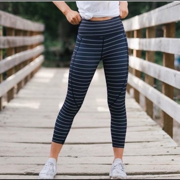 ZYIA Pants & Jumpsuits New Zyia Black Stripe Pocket Light N Tight